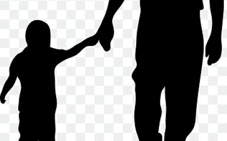 दीपक की तरह जलकर परिवार को रोशन करता वही है साक्षात परमात्मा का सवरूप पिता