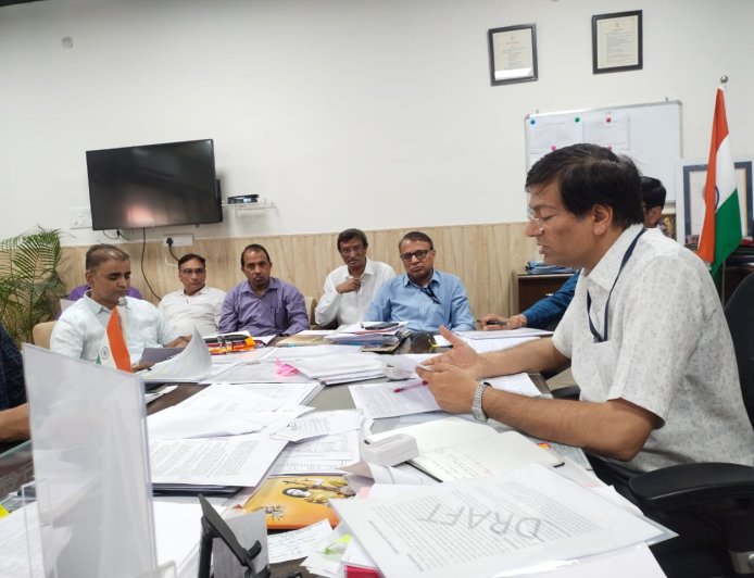 प्रदेश में ग्रीष्म ऋतु के दौरान उपभोक्ताओं की पेयजल की समस्या का तत्काल समाधान करने के लिए राज्य एवं जिला स्तर पर कंट्रोल रूम स्थापित किया जाए