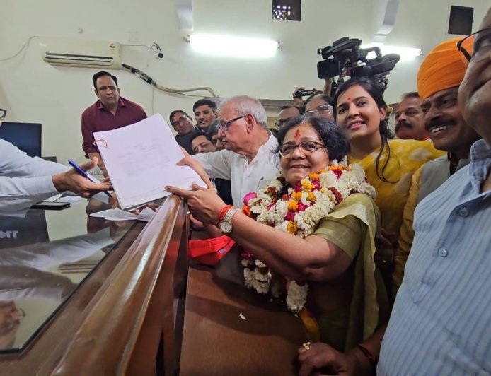 लोकसभा चुनाव के प्रथम चरण के लिए नामांकन के अंतिम दिन भाजपा प्रत्याशियों ने भरे नामांकन