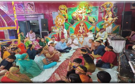 काली माता मंदिर पर नवरात्रि के अवसर पर फलाहार एवं भजन संध्या