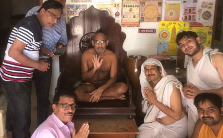 आचार्य भारत सागर जी एवम आचार्य नवीन नंदी गुरुदेव का जन्मोत्सव मनाया