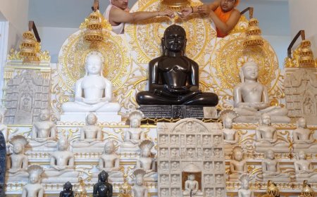 पार्श्वनाथ जैन मंदिर के वार्षिकोत्सव पर हुआ धार्मिक अनुष्ठान