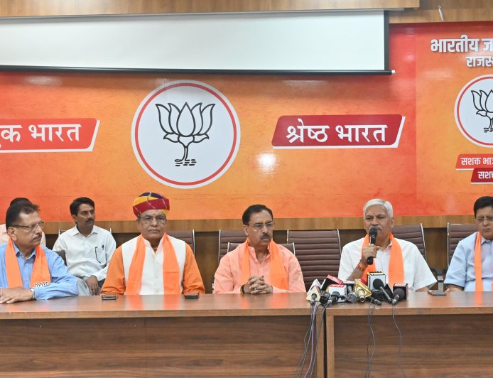 पूर्व डीजीपी बीएल सोनी ने ग्रहण की भाजपा की सदस्यता