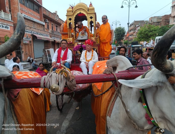 राजधानी गुलाबी नगरी में धूमधाम से निकली शोभायात्रा गूंजा  जय महावीर-जय महावीर’