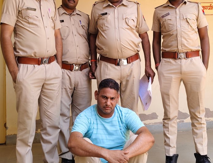 ऑपरेशन शिकंजा के तहत महिला थाना पुलिस की कार्रवाई