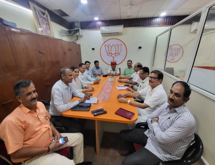 भाजपा चुनाव प्रबंधन समिति की बैठक आयोजित