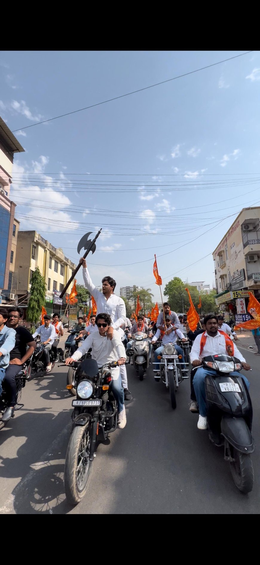 भगवान परशुराम जी की जयंती पर कार्तिकेय भारद्वाज ने निकाली बाइक रैली