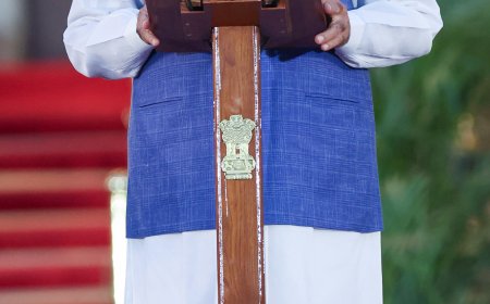 मोदी ने तीसरी बार प्रधानमंत्री के रूप में शपथ ली