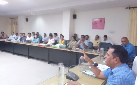 पूरक पोषाहार व सेनेट्री नेपकिन की पूर्ण पारदर्शीता से आपूर्ति करना सुनिश्चित करें