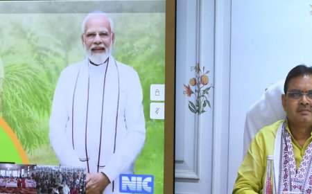 प्रधानमंत्री नरेंद्र मोदी ने वाराणसी में पीएम किसान योजना की 17वीं किस्त की जारी