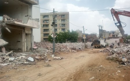 2.5 कि.मी. तक रोड़ सीमा में किये गये अवैध अतिक्रमणों हटाए