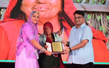 हमारा हुनर ही दुनिया में कदर दिलाता है- जिला कलेक्टर