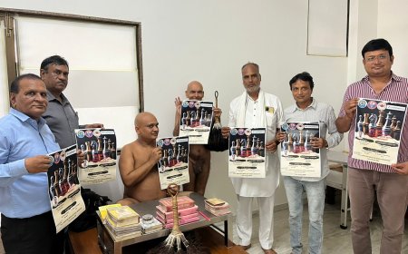 आचार्य श्री ने किया चेस टूर्नामेंट के पोस्टर का विमोचन