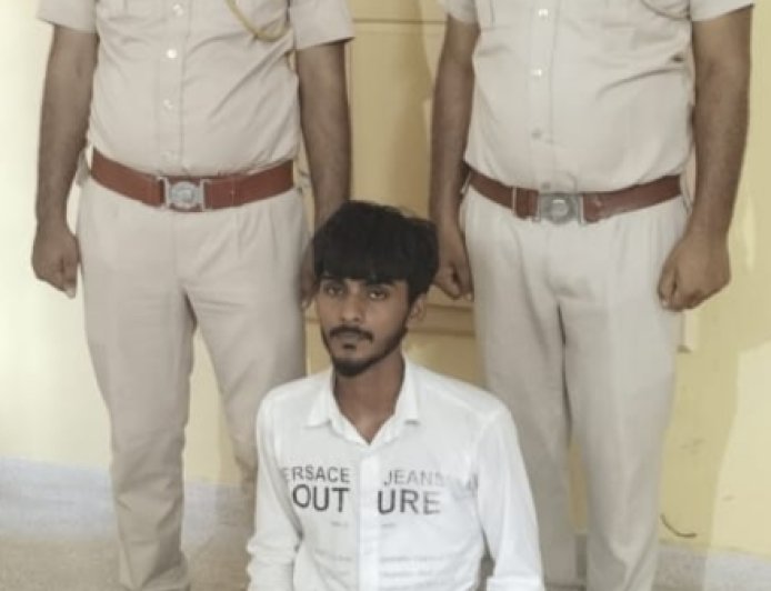 अवैध देशी रिवाल्वर एवं 6 जिंदा कारतूस के साथ आरोपी गिरफ्तार