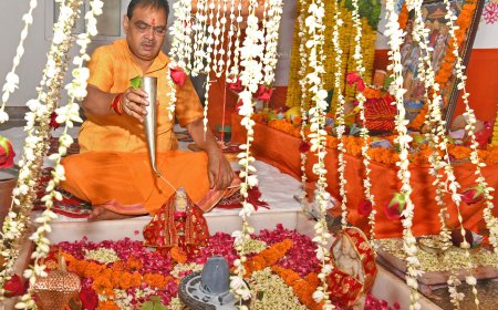 पूजा अर्चना कर सभी प्रदेशवासियों के ख़ुशहाली की कामना की