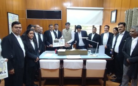 जस्टिस पंकज भंडारी ने किया चेस टूर्नामेंट पोस्टर का विमोचन