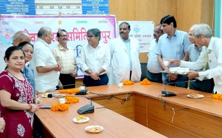 सेवा भारती ने भेंट कीं व्हीलचेयर