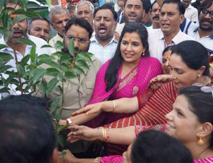नगर निगम ग्रेटर द्वारा आयोजित किया गया पौधारोपण कार्यक्रम