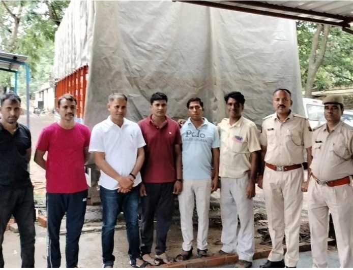 चार करोड़ रुपये से अधिक कीमत का 27 क्विंटल अवैध डोडा चूरा सहित ट्रक जब्त