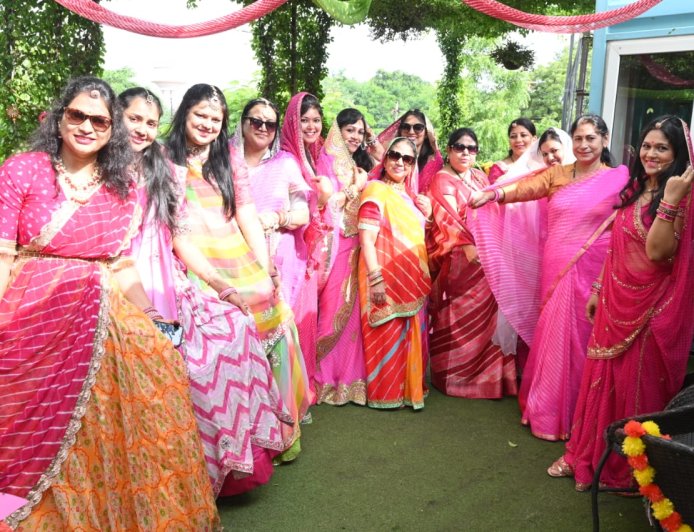 चार्टर्ड अकाउंटेंट्स की महिलाओं ने धूमधाम से मनाया तीज महो