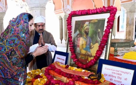 गुरु गोबिंद सिंह की ऐतिहासिक तलवार की पूजा-अर्चना