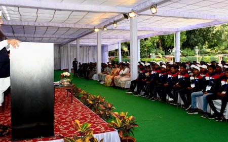 आदिवासी संस्कृति संरक्षण के लिए मिलकर कार्य करें- राज्यपाल