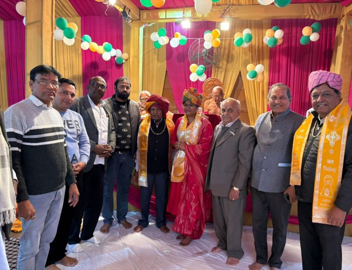गाजे बाजे के साथ भगवान आदिनाथ का चढ़ाया निर्वाण लड्डू