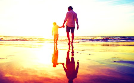 जीवन में असंख्य लहरें फिर भी मन की गहराई में ‘खामोशी ही खामोशी’