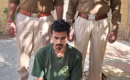 क्रिकेट मैच पर ऑनलाइन सट्टा लगाते एक सटोरिया गिरफ्तार, दो लैपटॉप, 9 मोबाइल व लाखों रुपए का हिसाब किताब जब्त