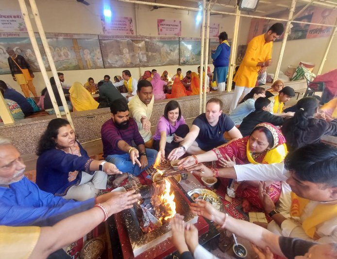 गोविंद देवजी मंदिर में नौ कुंडीय गायत्री महायज्ञ
