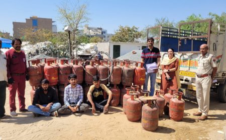 घरेलू गैस सिलेंडर के अवैध भंडारण एवं अवैध रीफिलिंग का किया पर्दाफाश