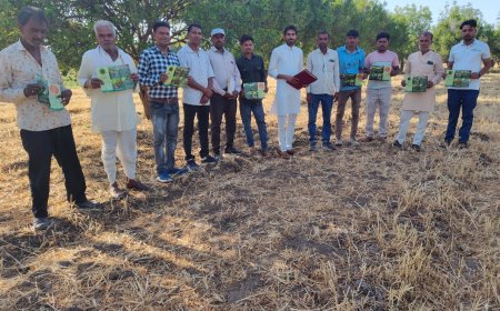 खेत पर किसान चौपाल का आयोजन