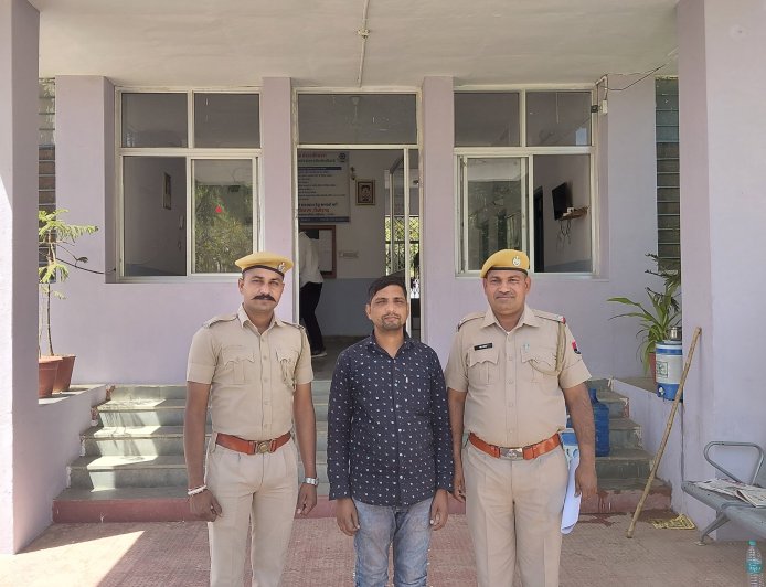 फर्जी पट्टे जारी करने के मामले में मंगलवाड़ सरपंच गिरफतार