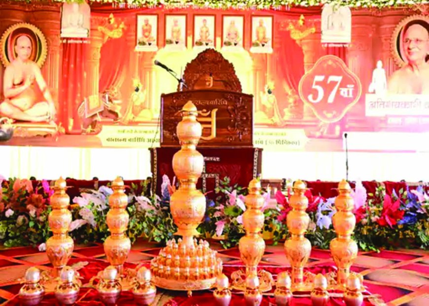 समाज में सुख ,शांति धर्म में वृद्धि के लिए ध्वजारोहण: आचार्य वर्धमान सागर