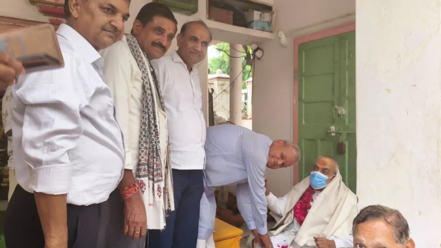 गुरु पूर्णिमा पर भाजपा द्वारा संतों एवं महात्माओं का बहुमान