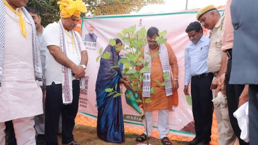 मुख्यमंत्री ने गुरू पूर्णिमा पर किया संत-महात्माओं का सम्मान-सत्कार