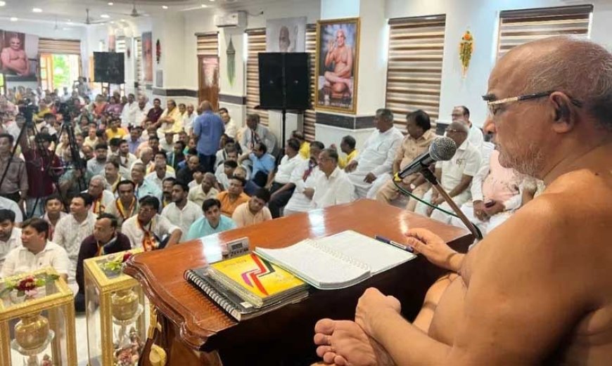 भक्तों को सत्संग में लगाकर बुराइयों से बचाते हैं साधु-संत : गुप्ति सागर महाराज