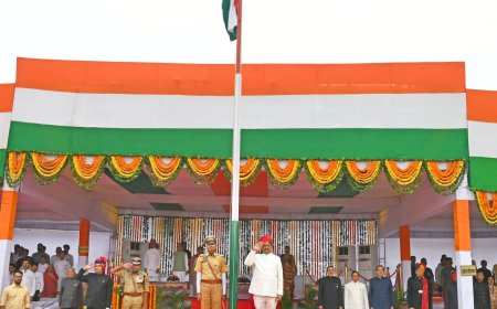 जिला स्तरीय समारोह में उपमुख्यमंत्री डॉ. प्रेमचंद बैरवा ने किया झंडारोहण