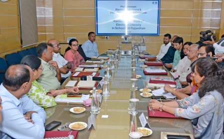 प्रदेश के विद्यार्थियों में मतदाता जागरूकता के क्षेत्र में यह एमओयू मील का पत्थर