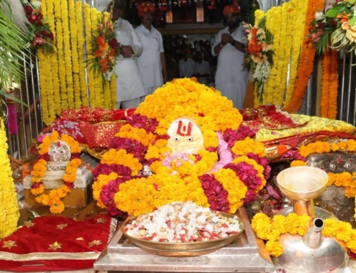 बाबा रामदेव जी की समाधि के दर्शन को उमड़ा श्रद्धा का जनसैलाब