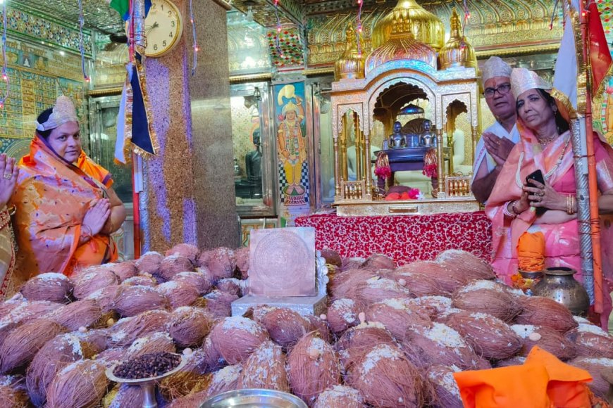 श्रद्धालुओं ने अष्ट द्रव्यों से उत्तम त्याग धर्म की आराधना की