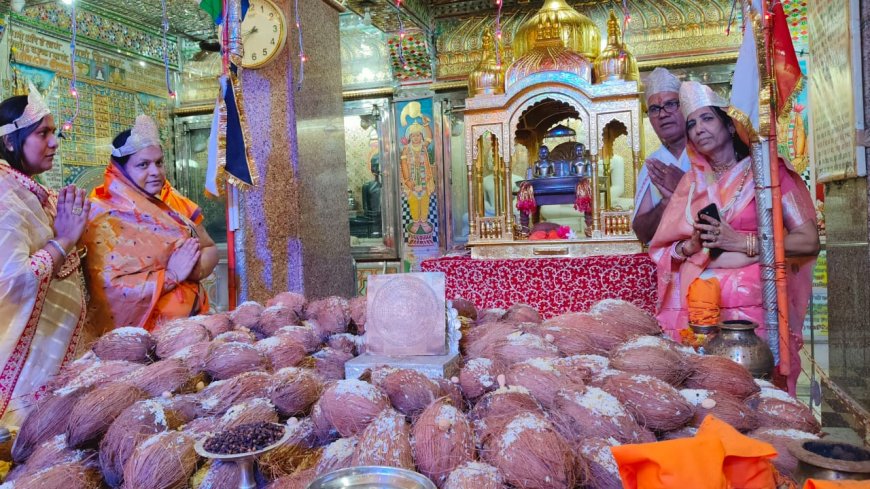 श्रद्धालुओं ने अष्ट द्रव्यों से उत्तम त्याग धर्म की आराधना की