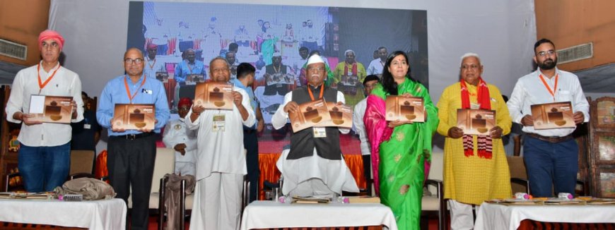 लोकतंत्र के सुदृढ़ीकरण के लिए मिलकर कार्य करें -राज्यपाल