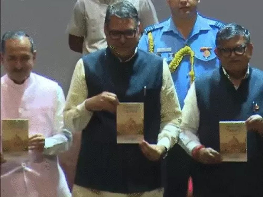 सांप-सीढ़ी के खेल के जरिए इशारों ही इशारों में बयां किए वाक्ये