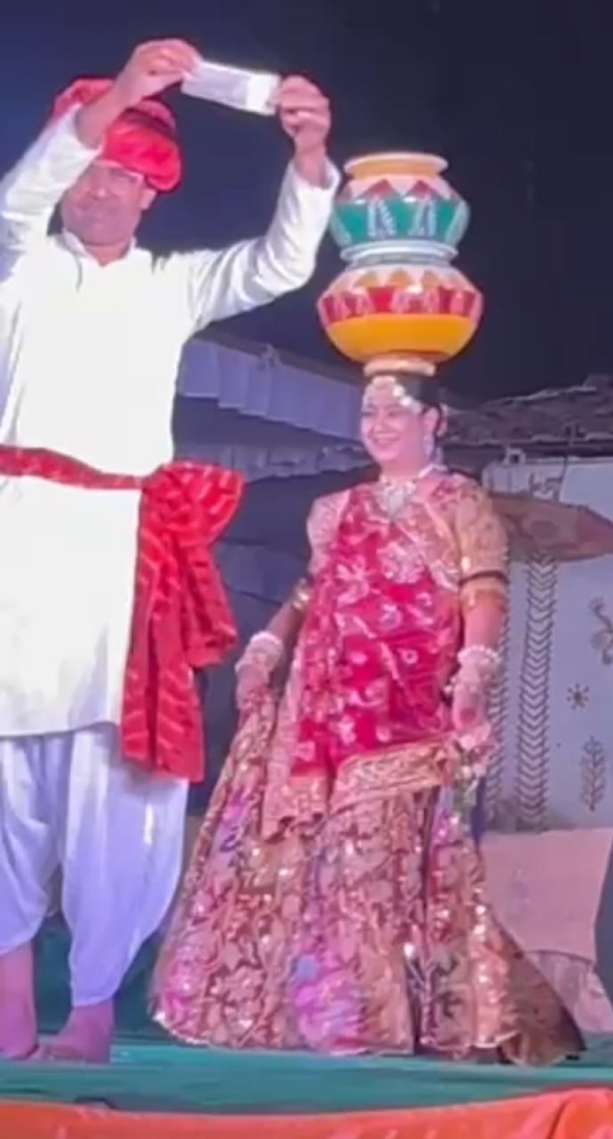 राष्ट्रीय लोकरंग के अन्तर्गत कलाकारो ने  कला का प्रदर्शन किया