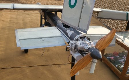 सेना के आधुनिक उपकरणों और हथियारों को किया गया है प्रदर्शित