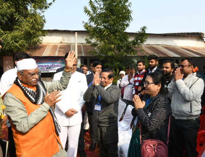 ग्राम्य उत्थान के लिए शिक्षा एवं जागरुकता सर्वोपरि : राज्यपाल