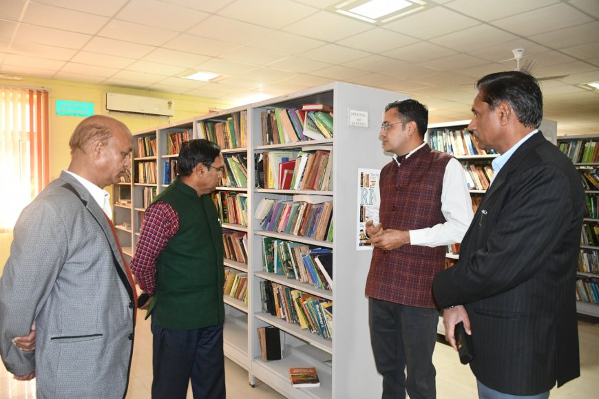 दीक्षारंभ कार्यक्रम में कुलगुरु ने विद्यार्थियों से किया संवाद