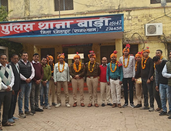 “विश्वास की वापसी: जब खाकी ने लौटाया शिक्षक का सहारा”