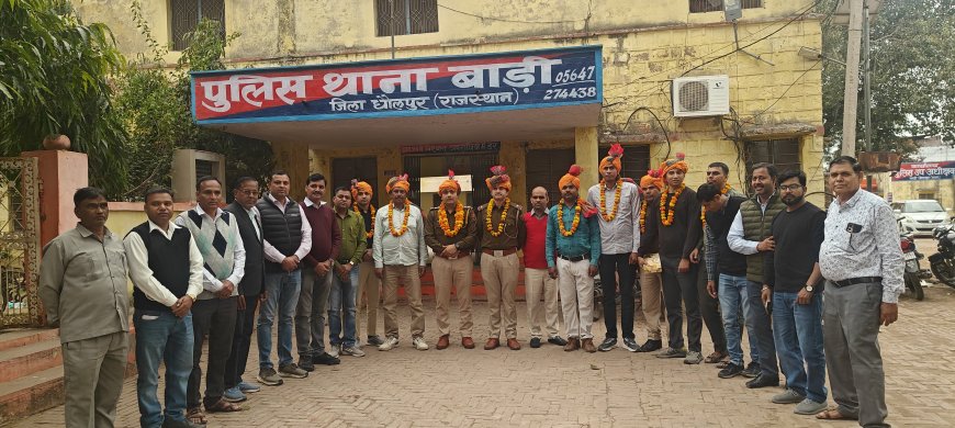 “विश्वास की वापसी: जब खाकी ने लौटाया शिक्षक का सहारा”